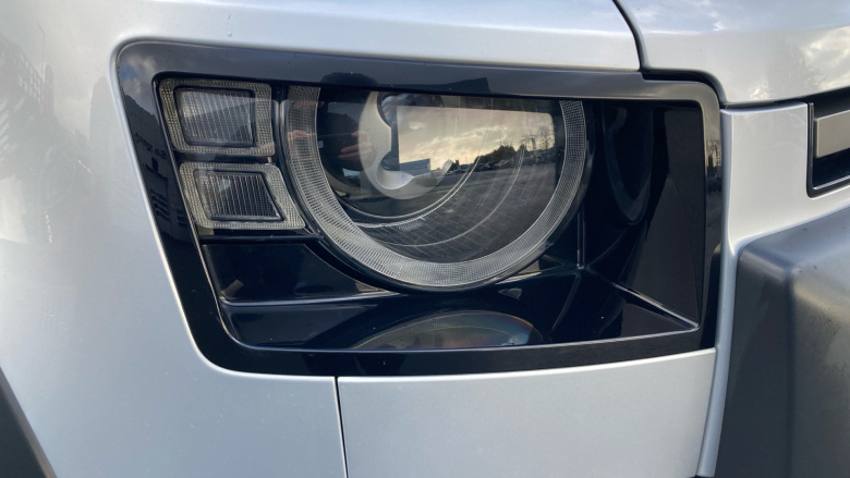 Land Rover Defender 3.0 D300 X-Dynamic HSE 110 5dr Auto Diesel Estate